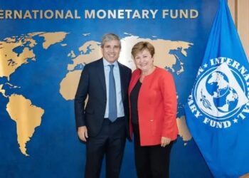 El FMI le pidió al Gobierno incluir las reformas pendientes y más transparencia cambiaria