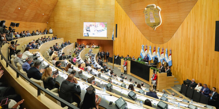 Aprobaron los cambios previsionales con un adicional del 82%: “Los descuentos van del 2 al 8%”