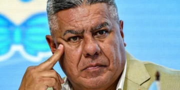 Allanan un estudio contable vinculado a empresas bajo la lupa por una mansión en Pilar y una presunta conexión con la AFA