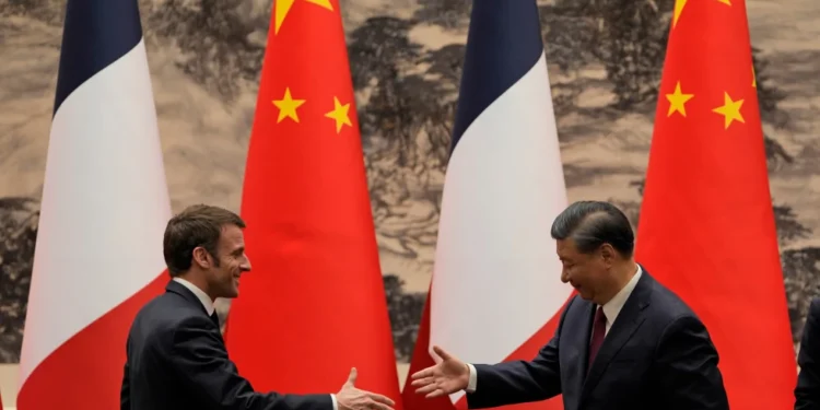 Macron llega a China para hablar con Xi Jinping sobre comercio y la guerra de Rusia en Ucrania