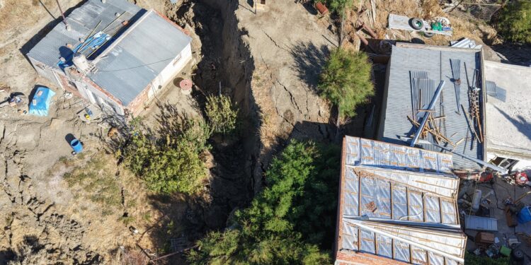 Emergencia geológica en Comodoro: el cerro se movió y piden evacuar otro barrio