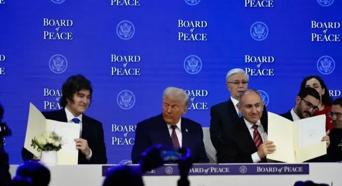 Trump presentó en Davos el “Consejo de la Paz”, con la Argentina adentro y aliados que se bajaron
