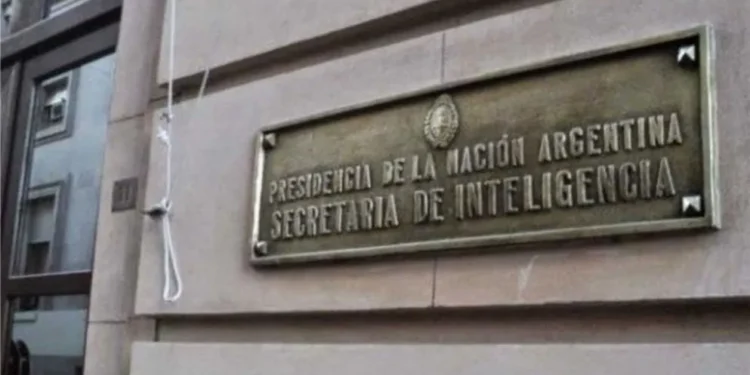 Un juez no habilitó la feria y los amparos contra el DNU de la SIDE esperan turno