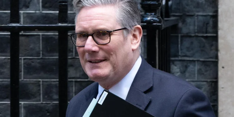 Keir Starmer acelera sus planes para prohibir el acceso a las redes sociales de los menores de 16 en el Reino Unido