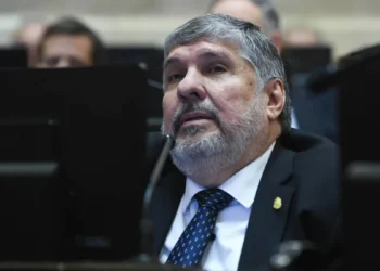 Tres senadores peronistas abandonarán el bloque