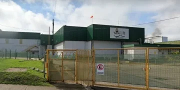 Granja Tres Arroyos recortó sueldos y jornadas laborales