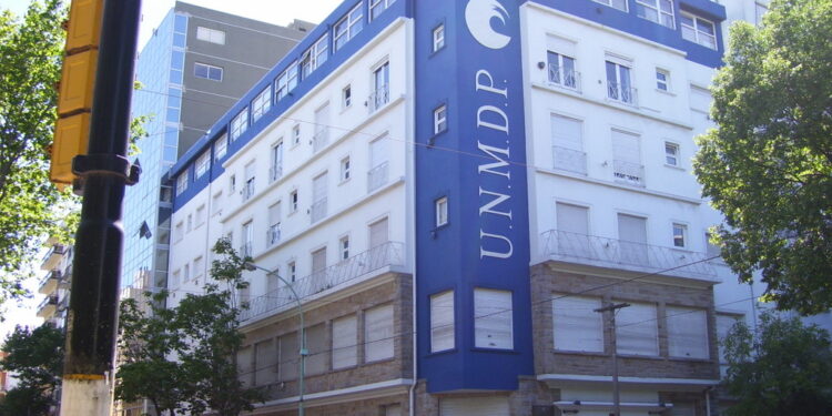 Crisis y fuga docente en la Universidad Nacional de Mar del Plata: en apenas dos años renunciaron 613 trabajadores