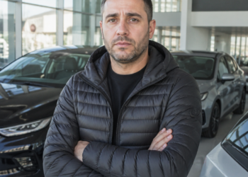 Un influencer denuncia a la concesionaria de Pilar implicada en el caso del diputado estafado con un Tesla