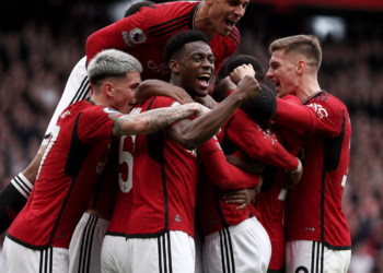 [Deportes] El Manchester United se lleva la victoria ante el Nottingham Forest y asegura el tercer puesto en la Premier League
