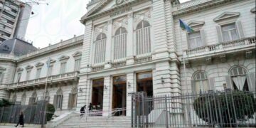 La Corte bonaerense prohíbe que la IA dicte sentencias o valore pruebas