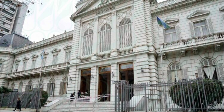 La Corte bonaerense prohíbe que la IA dicte sentencias o valore pruebas