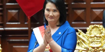Keiko Fujimori asume la presidencia de Perú con énfasis en seguridad y desarrollo social