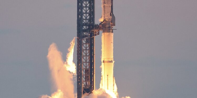 SpaceX se integrará al índice Nasdaq-100 con una ponderación inicial reducida