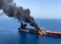 Petroleros griegos impactados por misiles en el estrecho de Ormuz