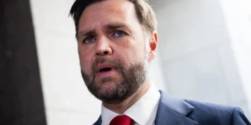 JD Vance acusa a líderes israelíes de manipular la opinión pública estadounidense para prolongar la guerra con Irán