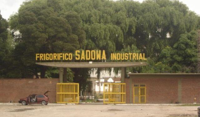Trabajadores del exfrigorífico Sadowa reclaman el pago de indemnizaciones: “Venimos de mentira tras mentira”