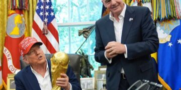 La UEFA analiza acciones legales contra Gianni Infantino y Joshua Kushner