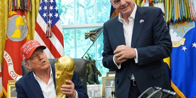 La UEFA analiza acciones legales contra Gianni Infantino y Joshua Kushner