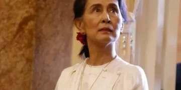 Aung San Suu Kyi mantuvo contacto con un representante de la Cruz Roja