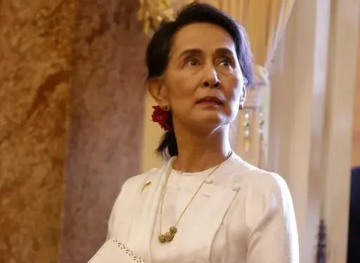 Aung San Suu Kyi mantuvo contacto con un representante de la Cruz Roja