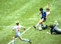Pelota de la «Mano de Dios» de Maradona subastada por 2,5 millones de libras