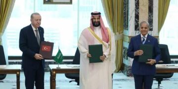 Pakistán extiende invitación regional a pacto de defensa con Arabia Saudita y Turquía