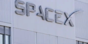 Starship de SpaceX alcanza la órbita en una misión histórica, aunque finaliza con una explosión