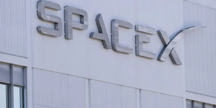 Starship de SpaceX alcanza la órbita en una misión histórica, aunque finaliza con una explosión